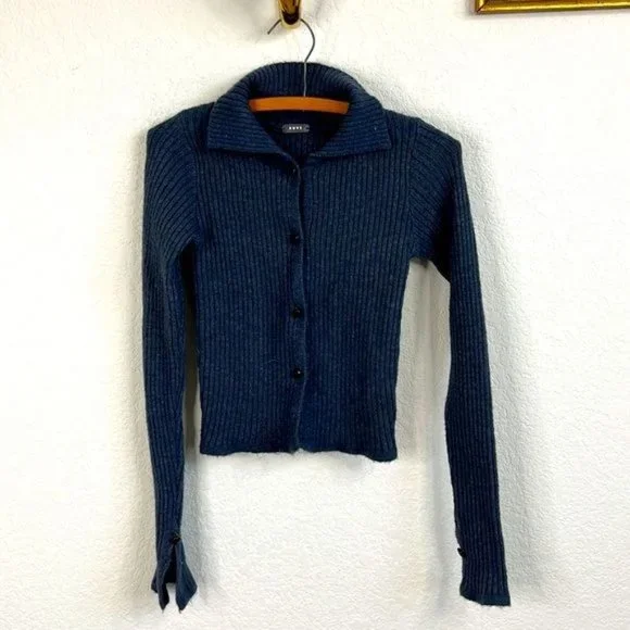 RUVE Cream Retro Ribbed Cropped Sweater - Picture 2 of 6